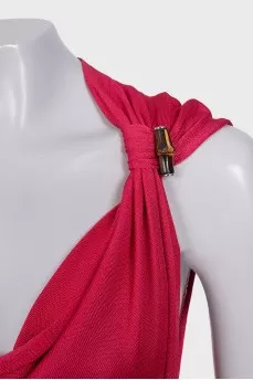 Translucent top decorated with brooches