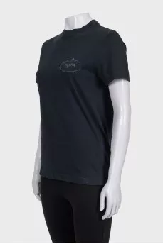 Black straight t-shirt with embroidered logo