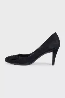Black suede shoes with a bow