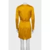 Fitted yellow dress with print