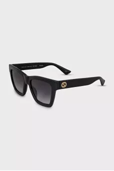 Wayfarer sunglasses with black frames