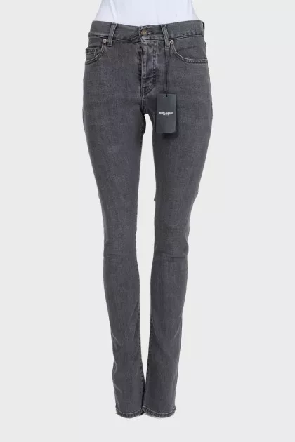 Gray mid-rise skinny jeans
