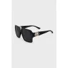 Square frame sunglasses with gold logo