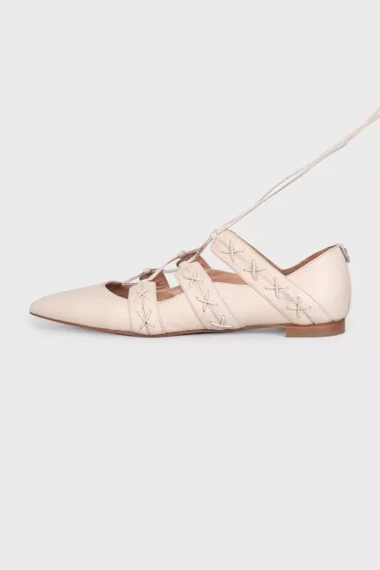 Leather lace-up shoes with tag