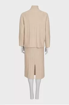 Wool suit consisting of a straight skirt and sweater