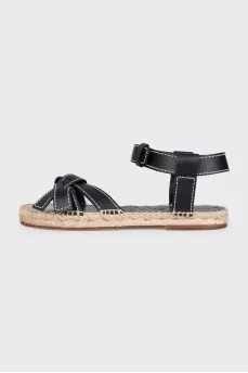 Leather sandals with contrast stitching