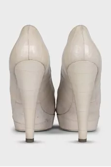 Grey leather open-toe shoes