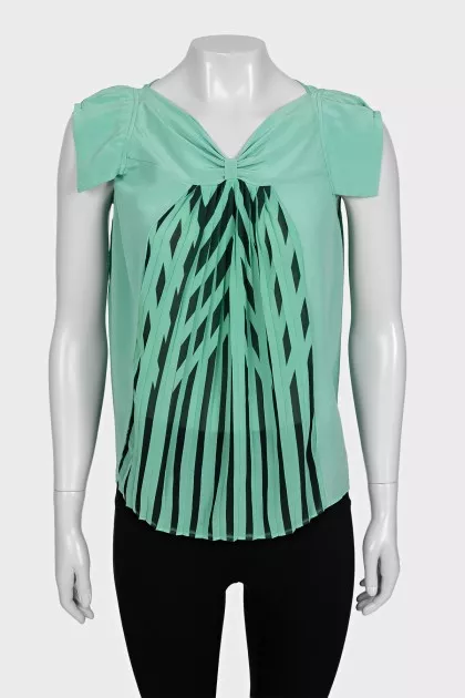 Green pleated t-shirt