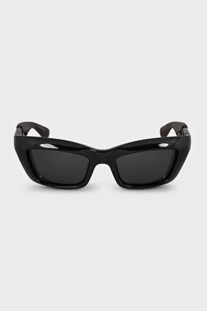 Sunglasses with rubber temples
