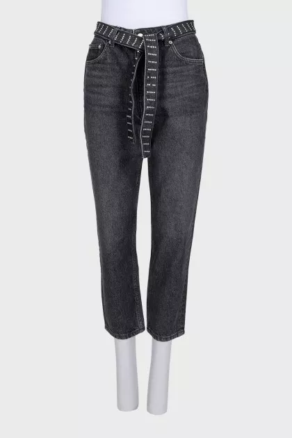 Cropped jeans with a rhinestone-embellished belt