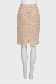 Beige tweed skirt with a straight cut