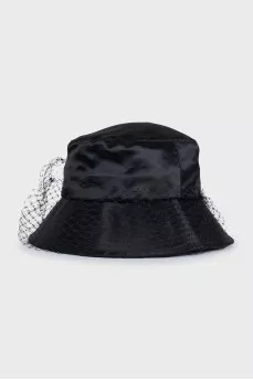 Black Panama hat with a veil