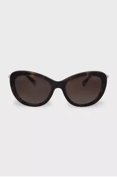 Brown sunglasses with decoration on the temples