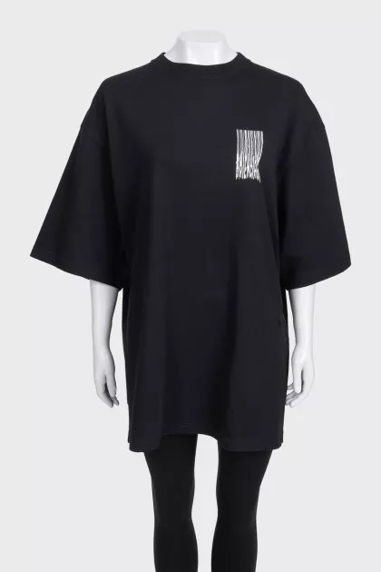 Чорна oversize футболка з білим принтом на спині