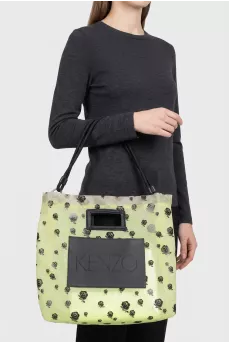 Bright tote with a floral print