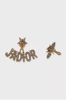 A set of earrings and a brooch
