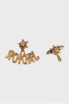 A set of earrings and a brooch