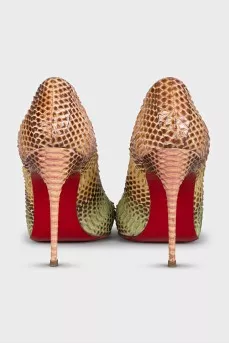 So Kate pumps