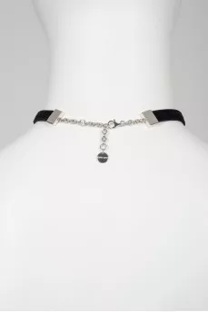 Velvet chocker with a silver anchor
