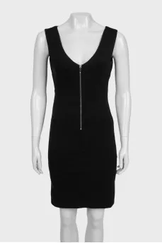 Fitted sleeveless dress with a back zip