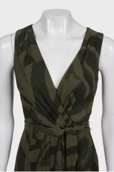 Green fitted dress with a zipper