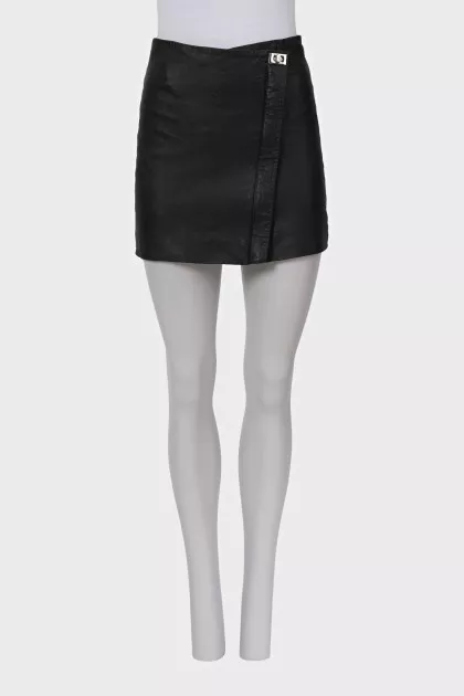 Black leather skirt with a silver zipper