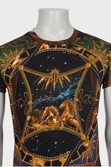 Men's black printed T-shirt with tag
