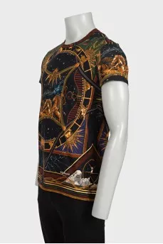 Men's black printed T-shirt with tag