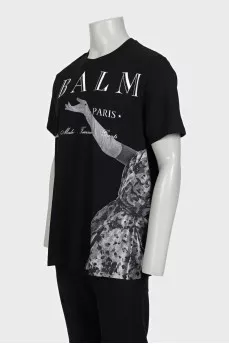 Men's black printed t-shirt with tag