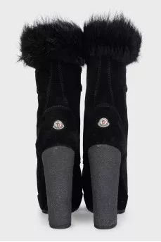 Suede ankle boots insulated with fur
