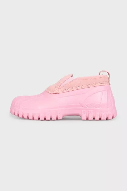 Short pink rubber boots