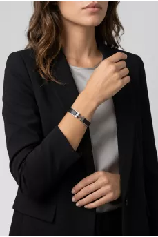 Silver bracelet with leather insert