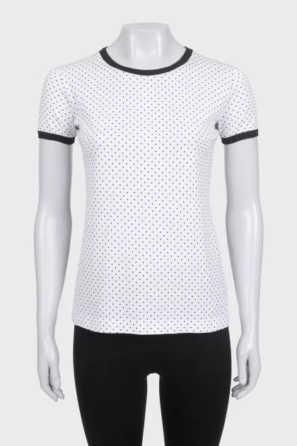 Slim-fitting T-shirt with a small print
