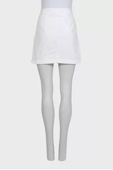 Denim skirt with a zipper and patch pockets