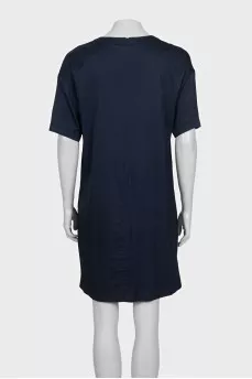 Blue straight-cut dress with short sleeves