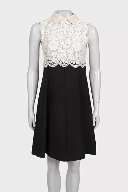 Fitted dress made of wool and silk with a zipper