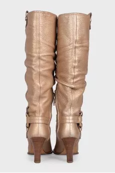 Beige leather boots with a stacked heel