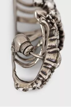 Single earring decorated with crystals