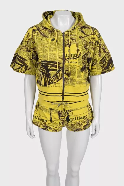 Yellow printed suit with shorts