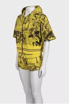 Yellow printed suit with shorts