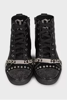 High-top sneakers decorated with embroidery and rhinestones