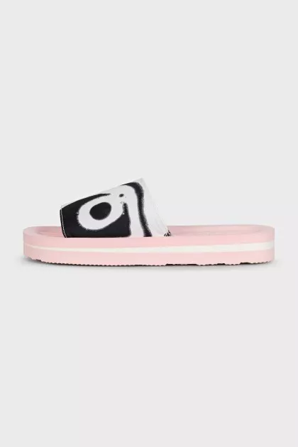 Pink printed flip-flops