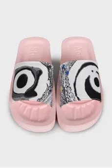 Pink printed flip-flops