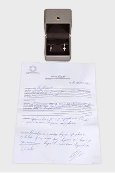 Серьги из белого золота декорированные бриллиантами