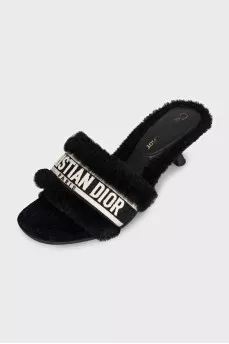 Mules with heels decorated with fur