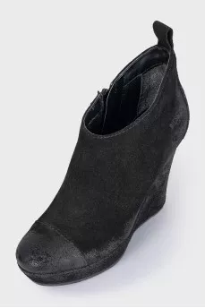 Black suede ankle boots by Valzery