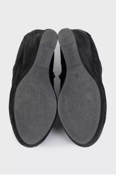Black suede ankle boots by Valzery