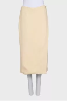 Wide-leg yellow trousers