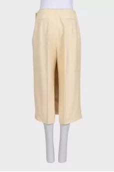 Wide-leg yellow trousers