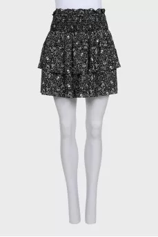 Black fitted skirt with a print